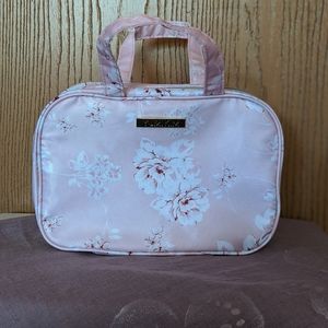Yumi Kim Travel Toiletry Bag🌷